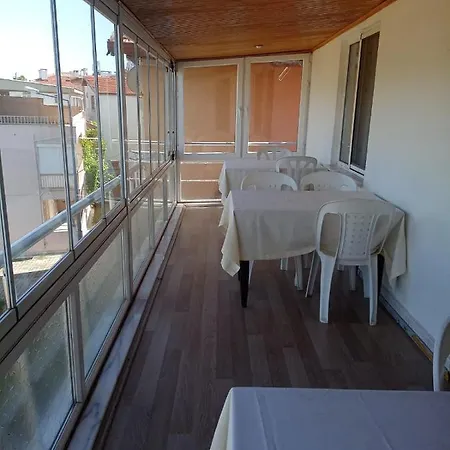 Alojamento de Acomodação e Pequeno-almoço Ali's *