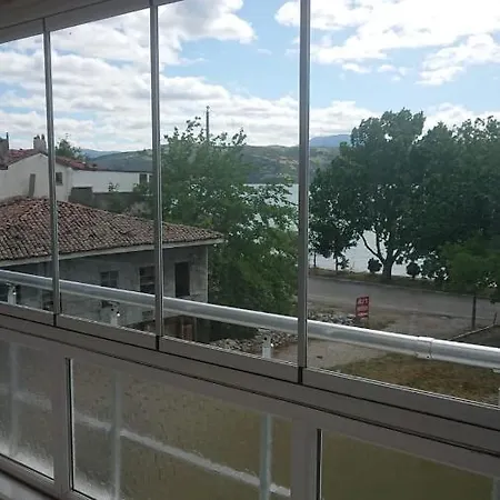 Alojamento de Acomodação e Pequeno-almoço Ali's *